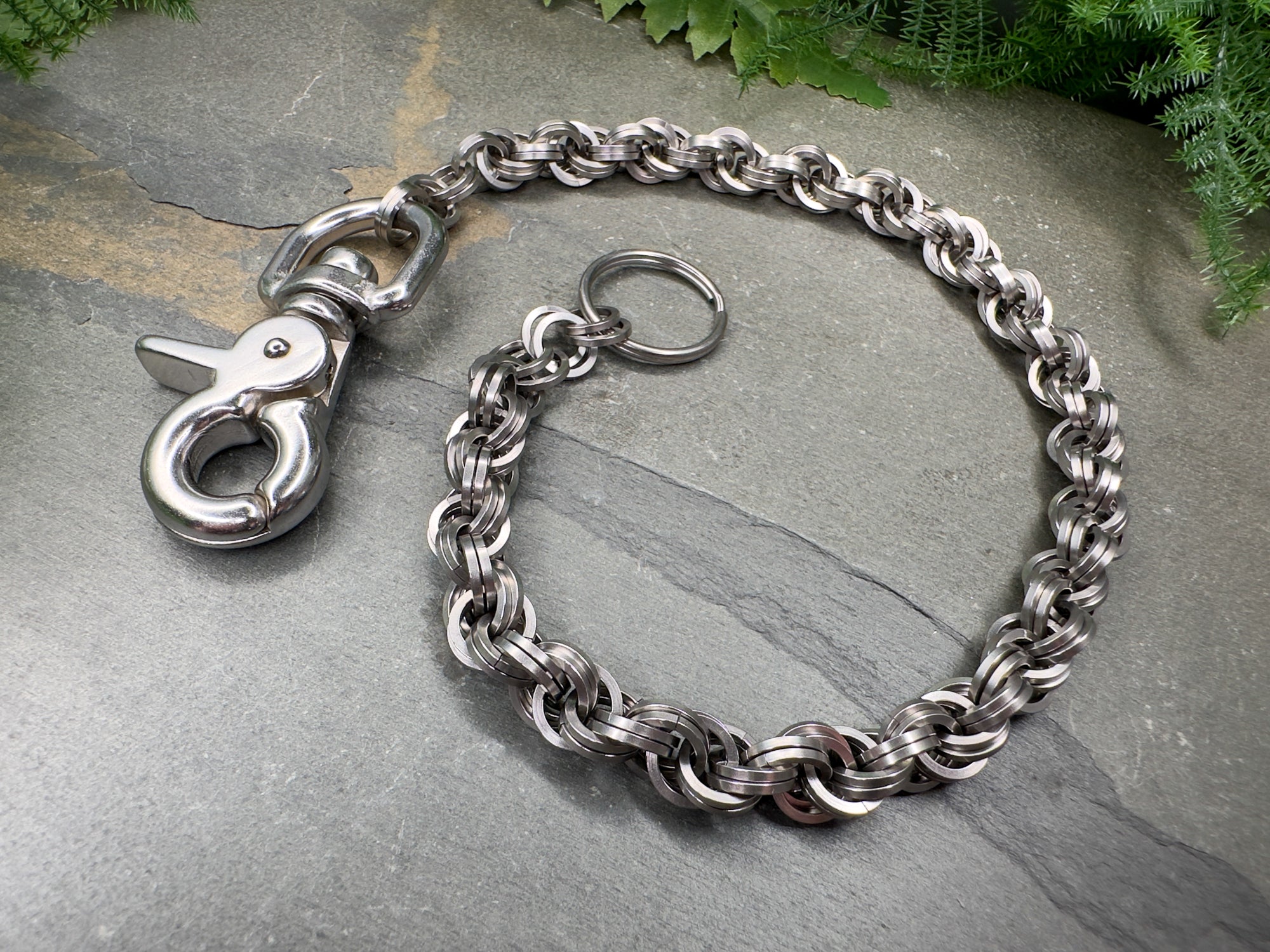 Double Spiral Square Wire Chainmaille Wallet Chain – Versatta Kilts