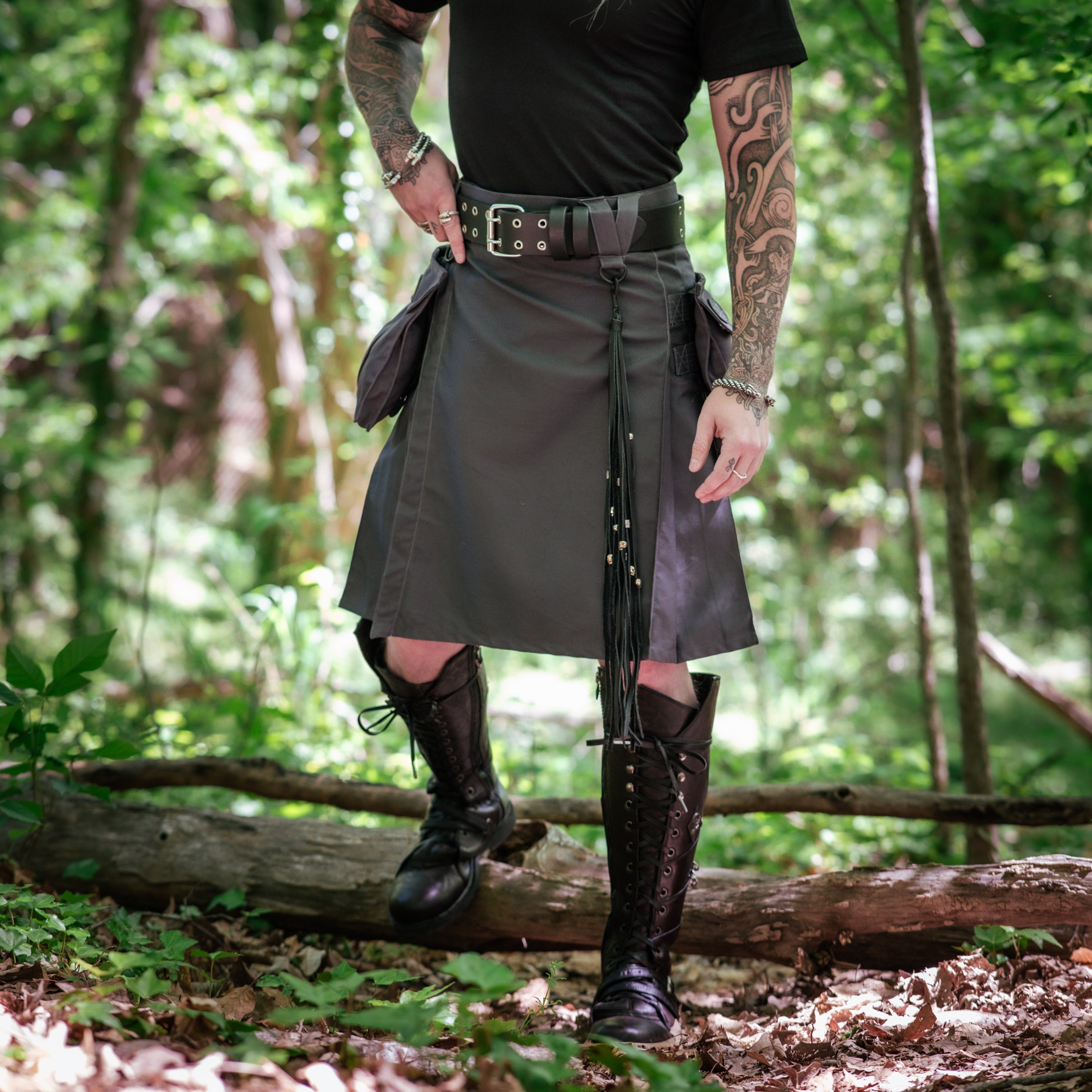 23" Versatta Cargo Kilt in Dark Gray, with grommet belt and cargo pockets.