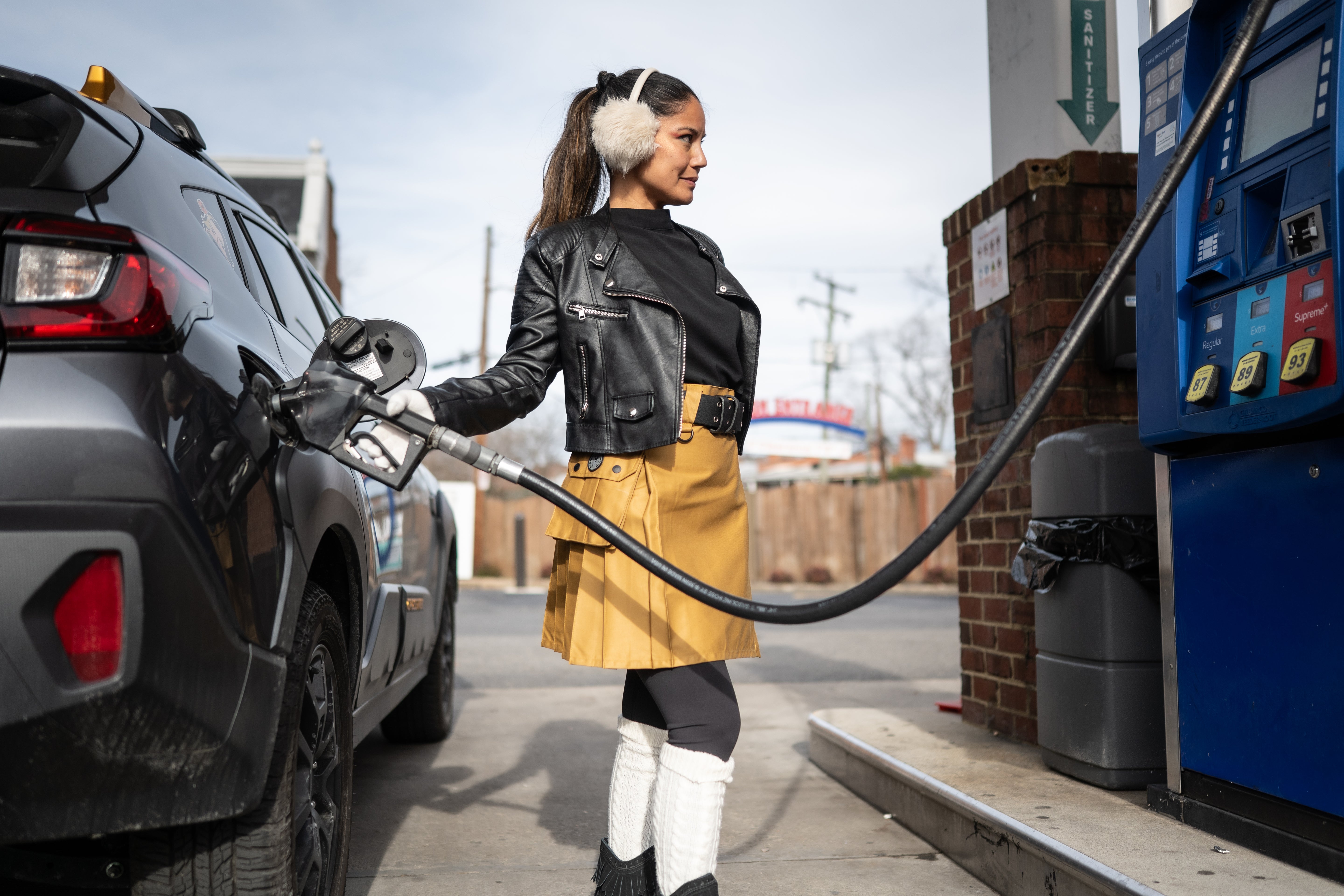 Versatta Knee-Length Cargo Kilt - Gold