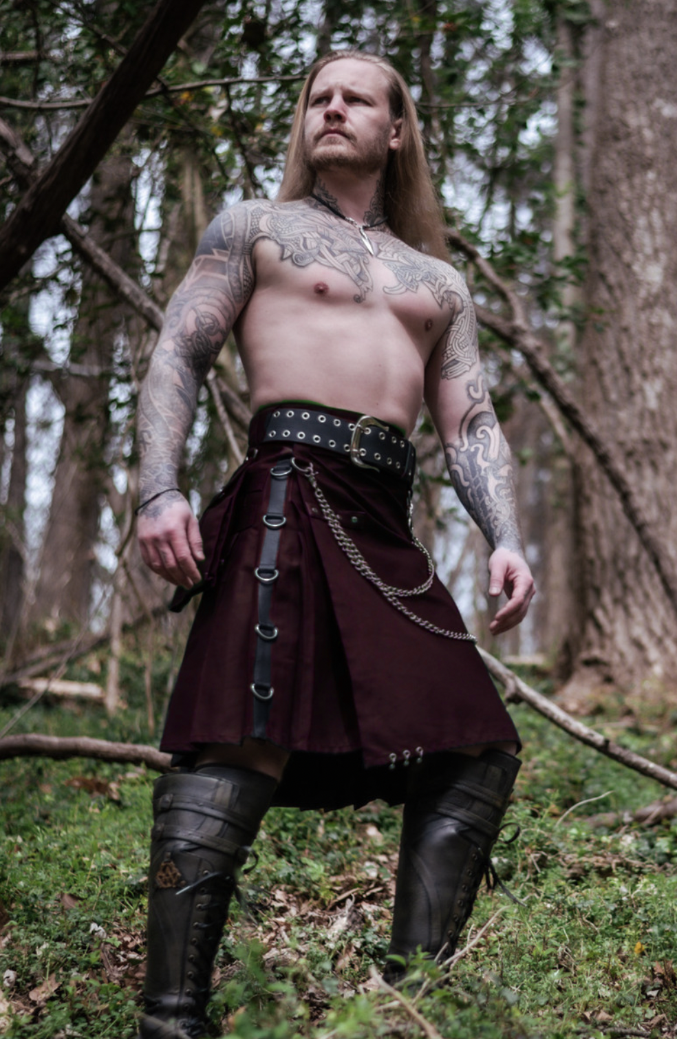 Versatta Gothic Cargo Kilt - Burgundy