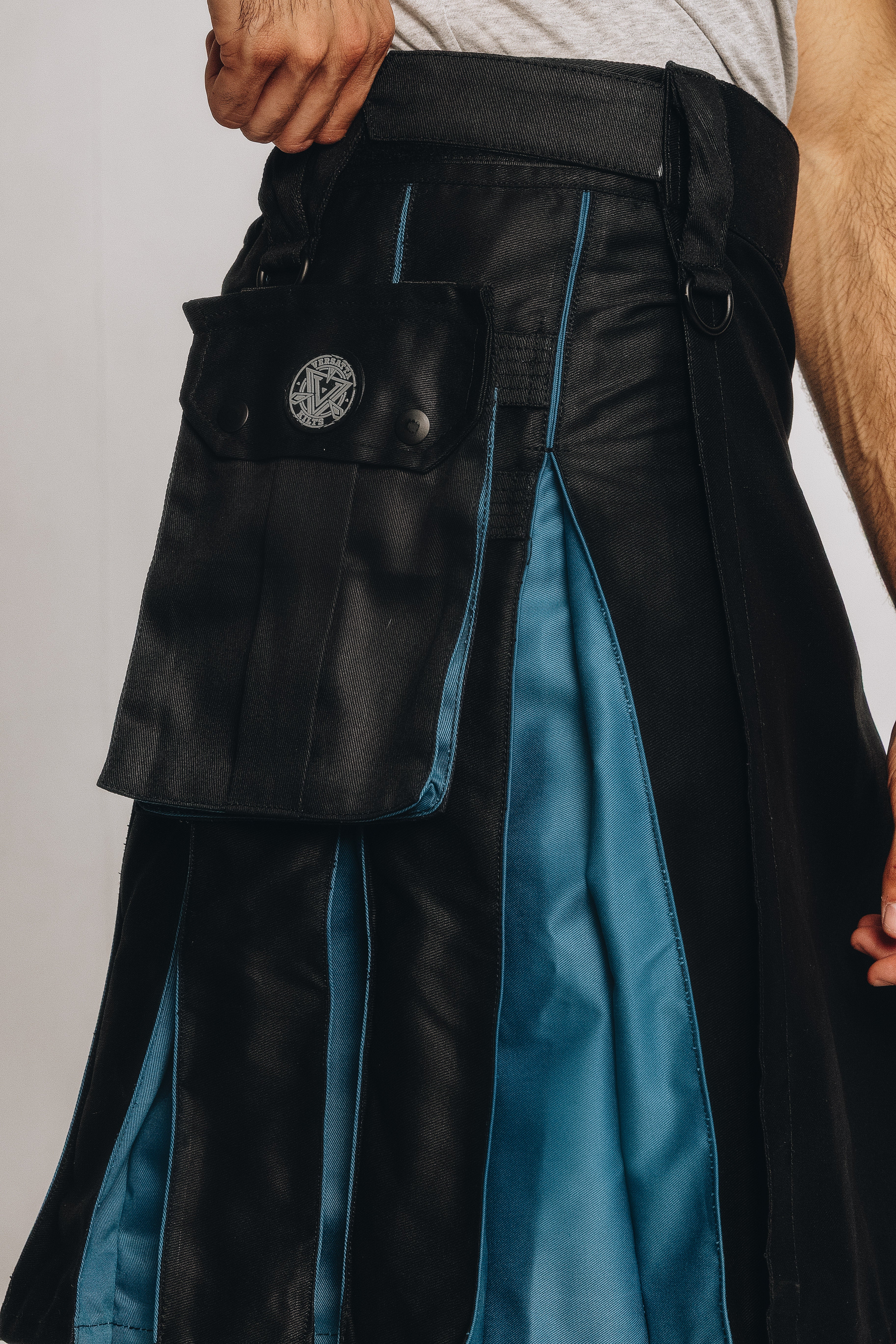Versatta Hybrid Solid Cargo Kilt – 23"