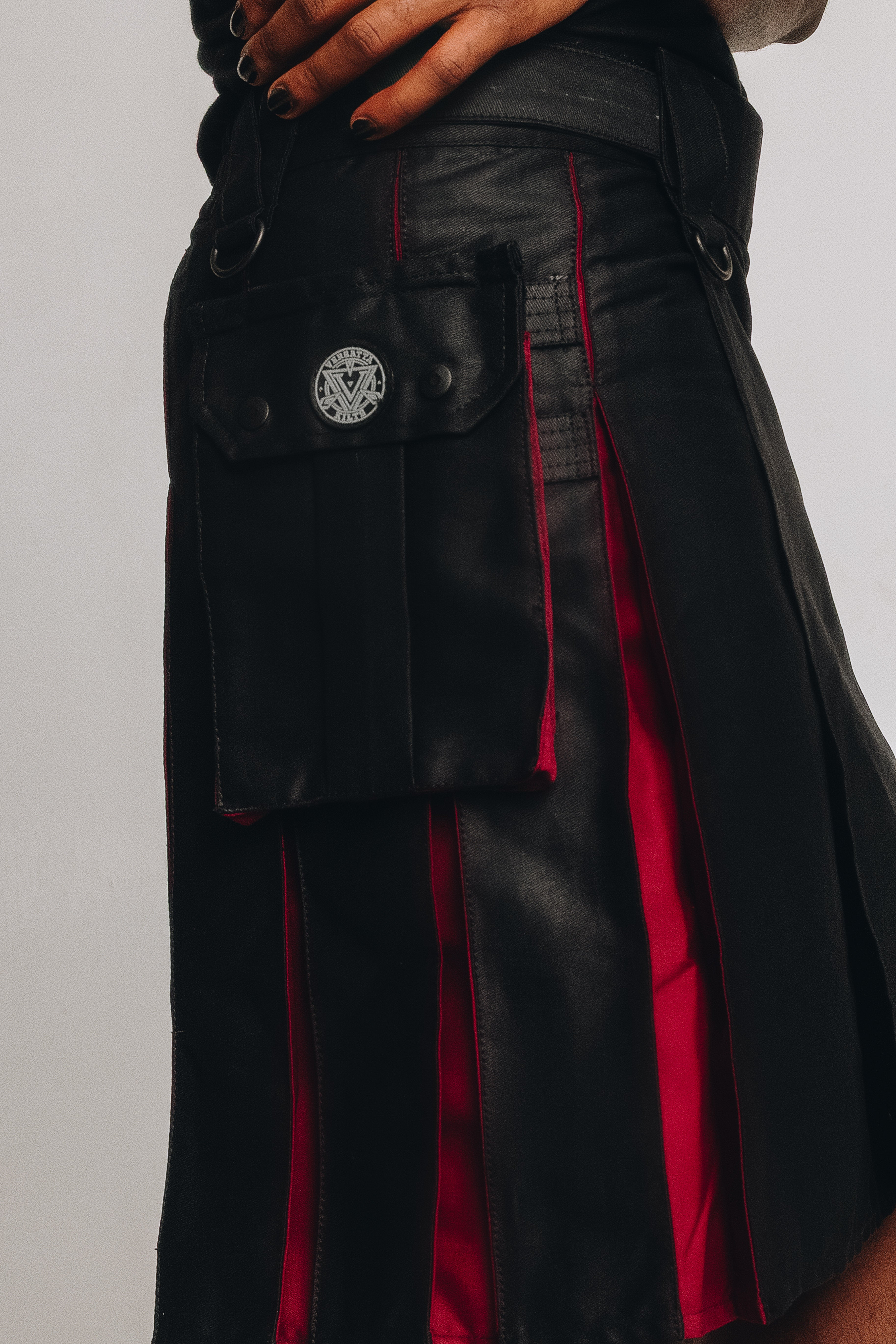 Versatta Hybrid Solid Cargo Kilt – 23"