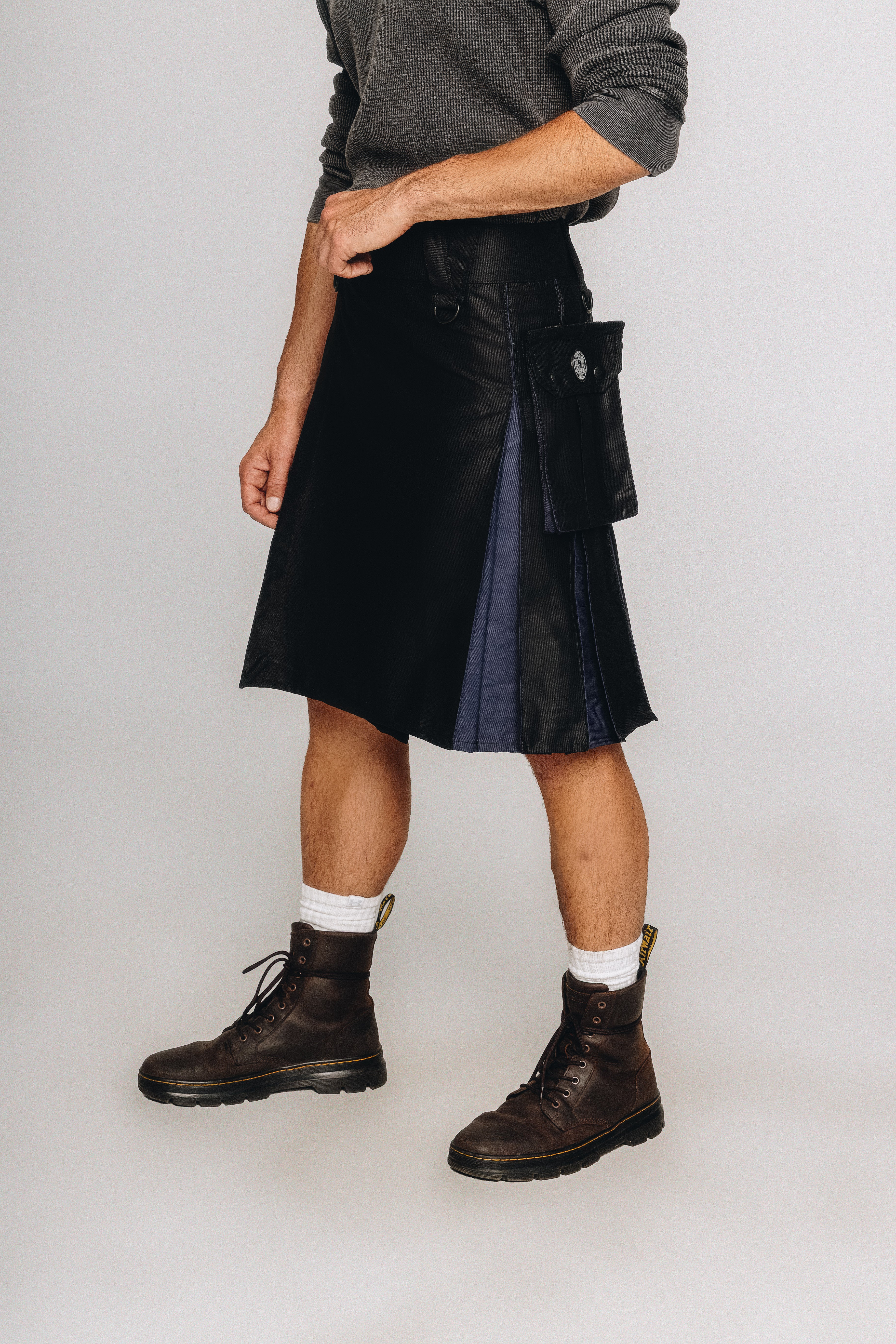 Versatta Hybrid Solid Cargo Kilt – 23"
