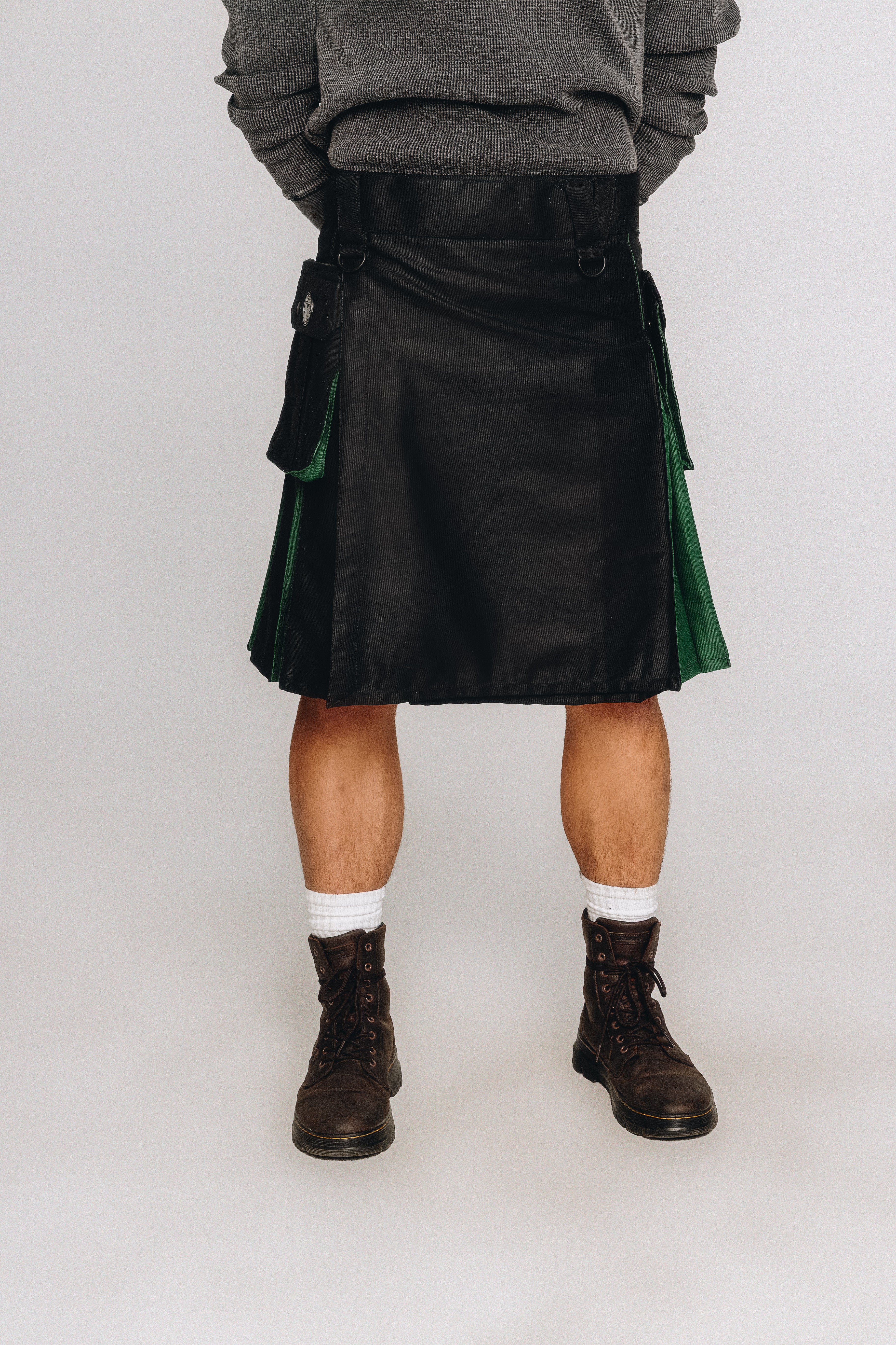Versatta Hybrid Solid Cargo Kilt – 23"