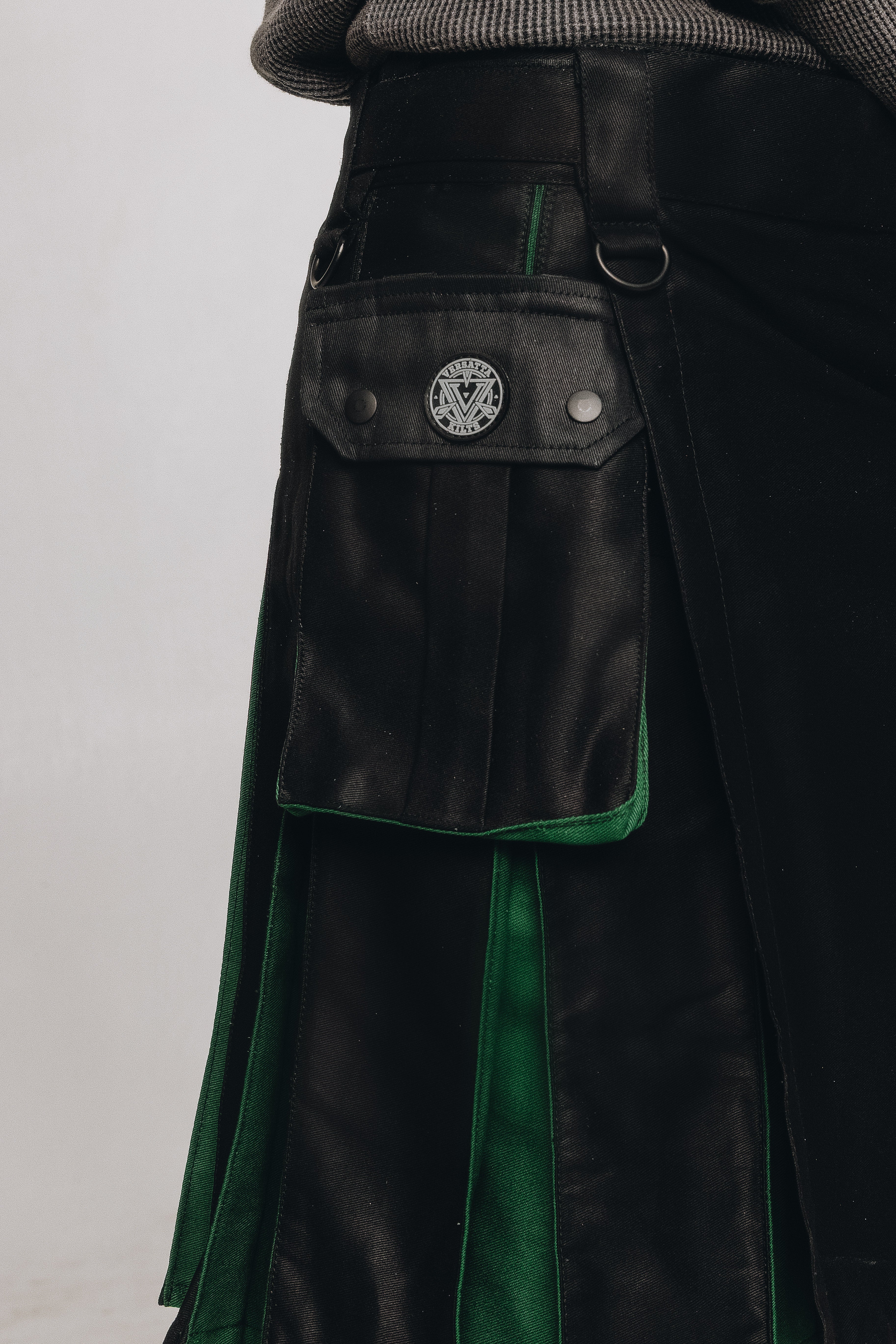 Versatta Hybrid Solid Cargo Kilt – 23"