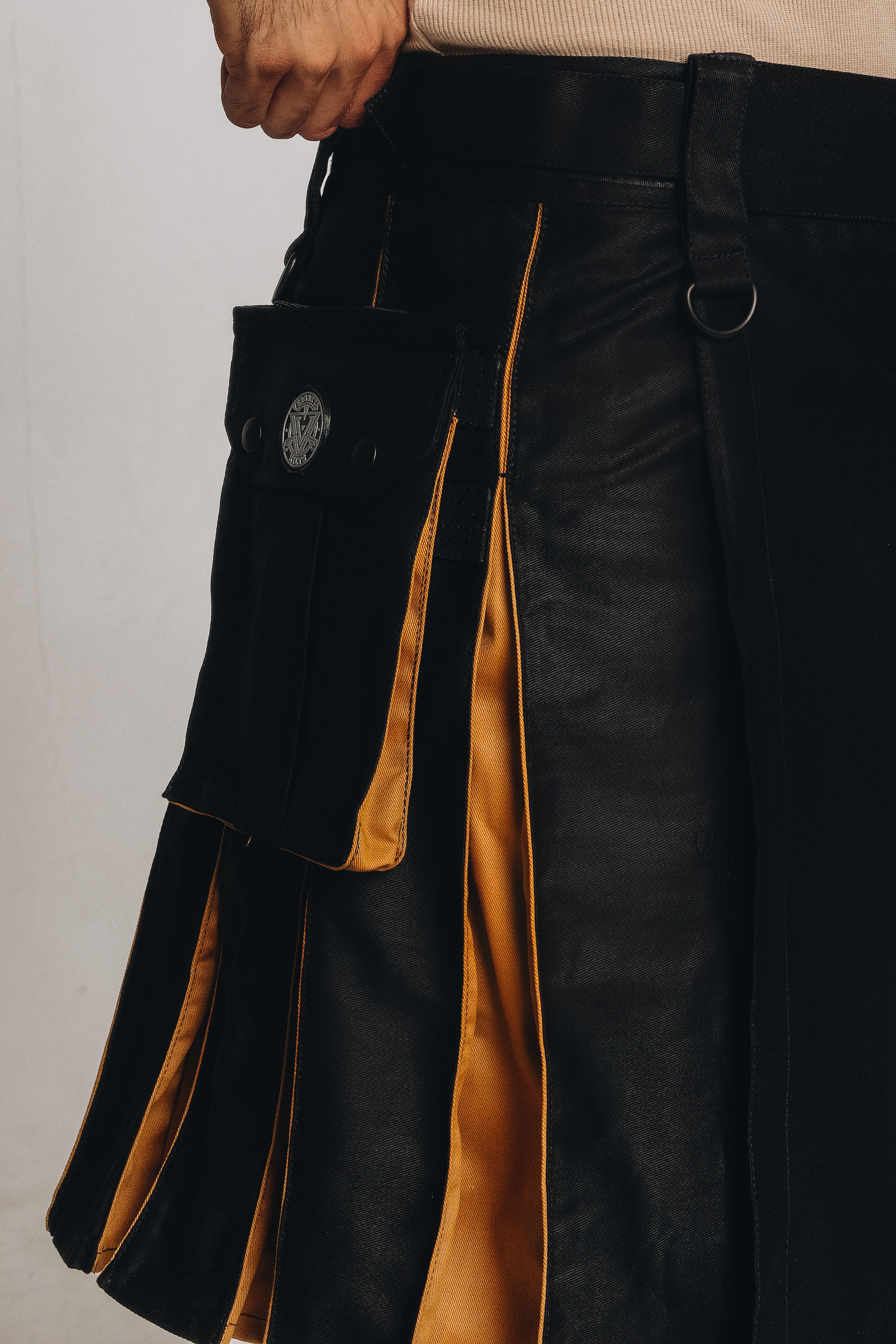 Versatta Hybrid Solid Cargo Kilt – 23"