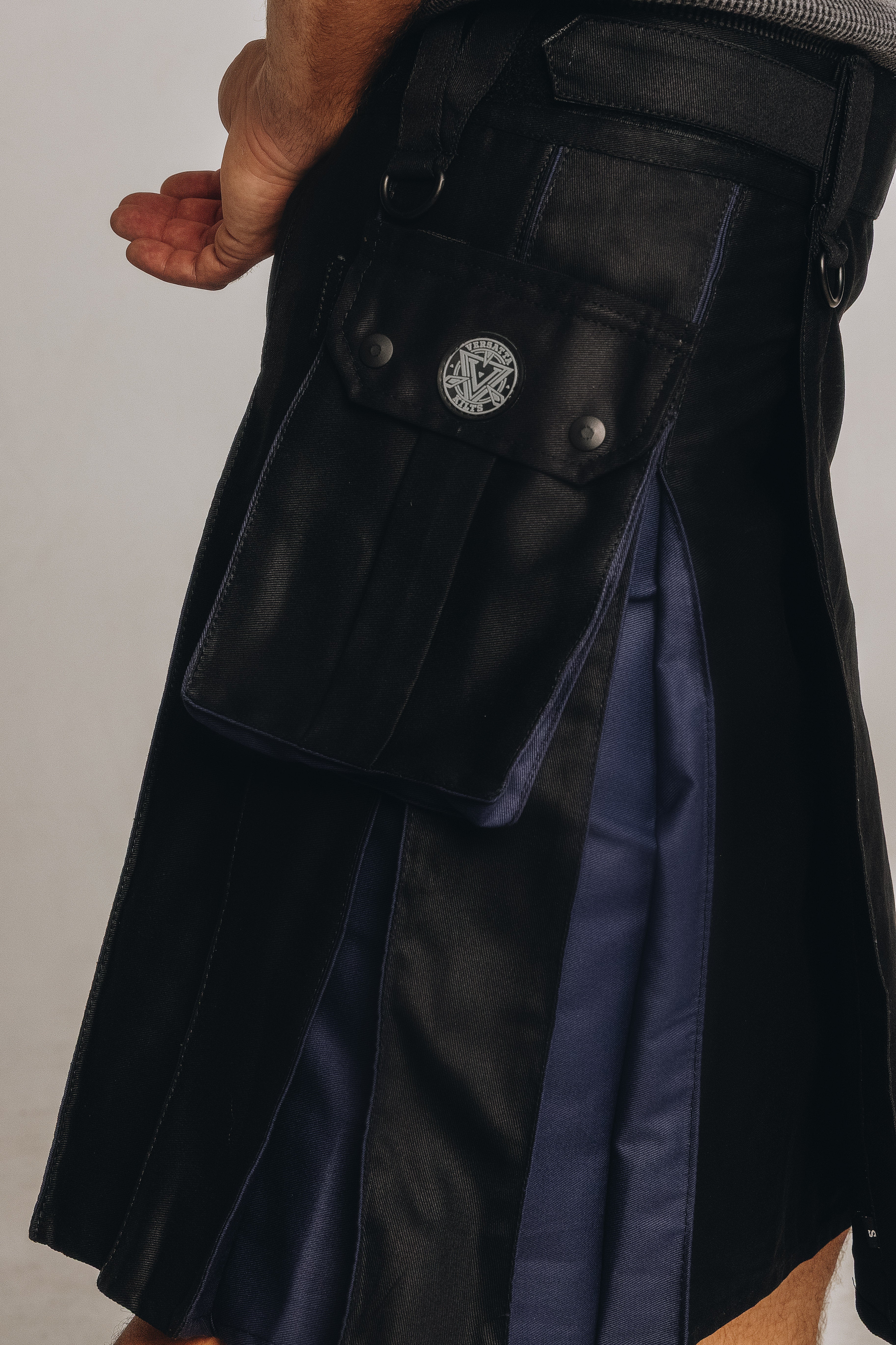 Versatta Hybrid Solid Cargo Kilt – 23"