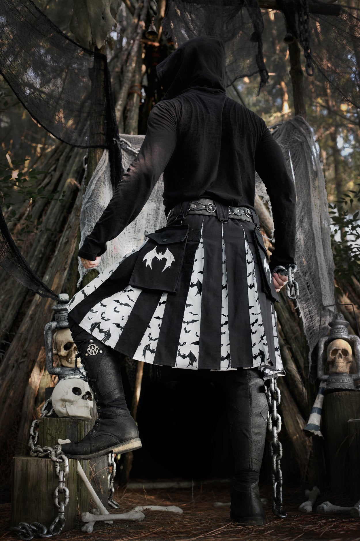 Versatta Knee-Length Hallows Wings Cargo Kilt – 19"