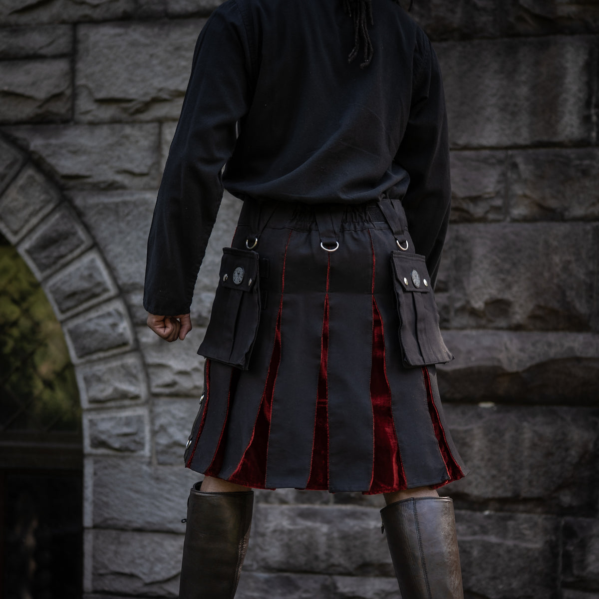 Versatta Gothic Velvet Cargo Kilt – 23"