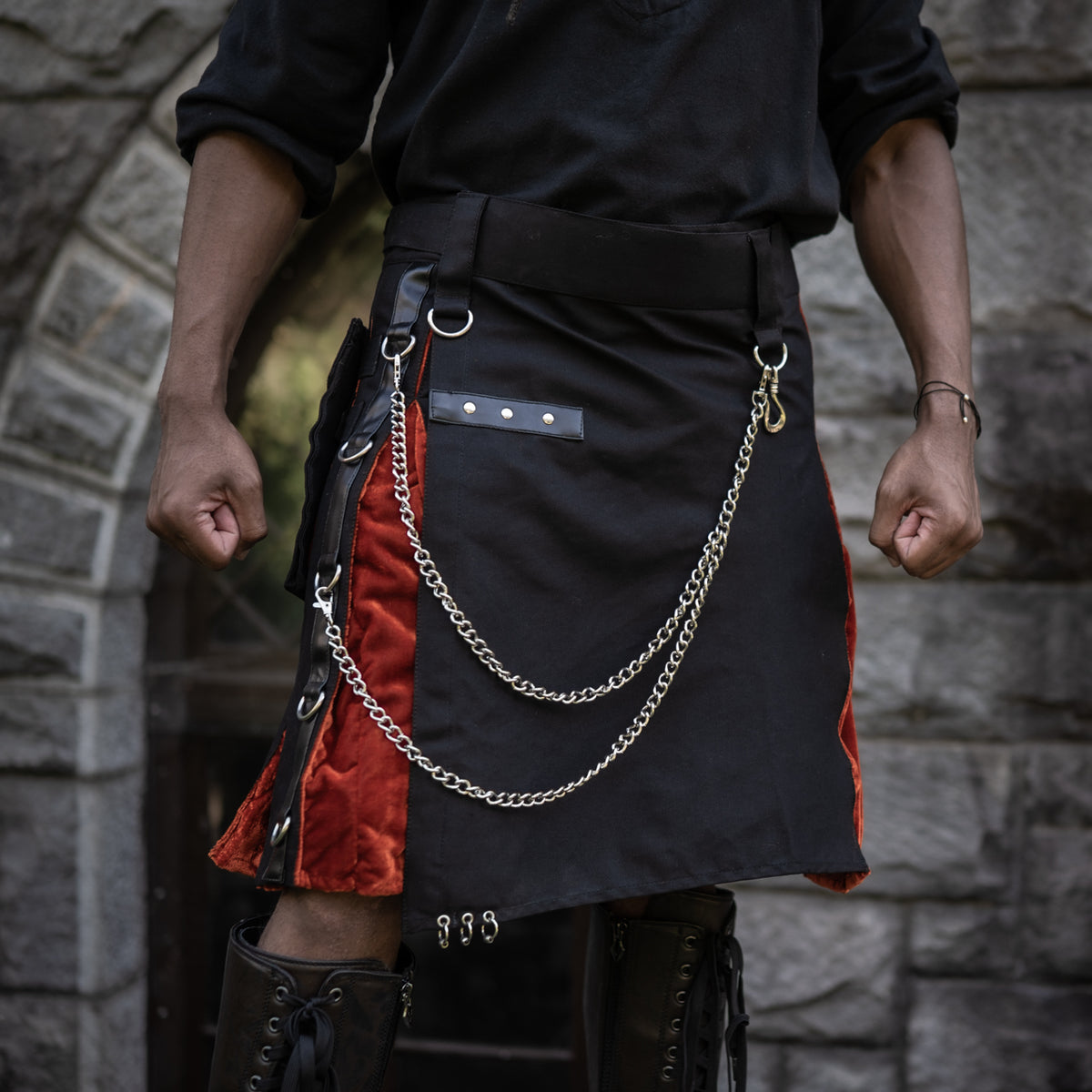 Versatta Gothic Velvet Cargo Kilt – 23"