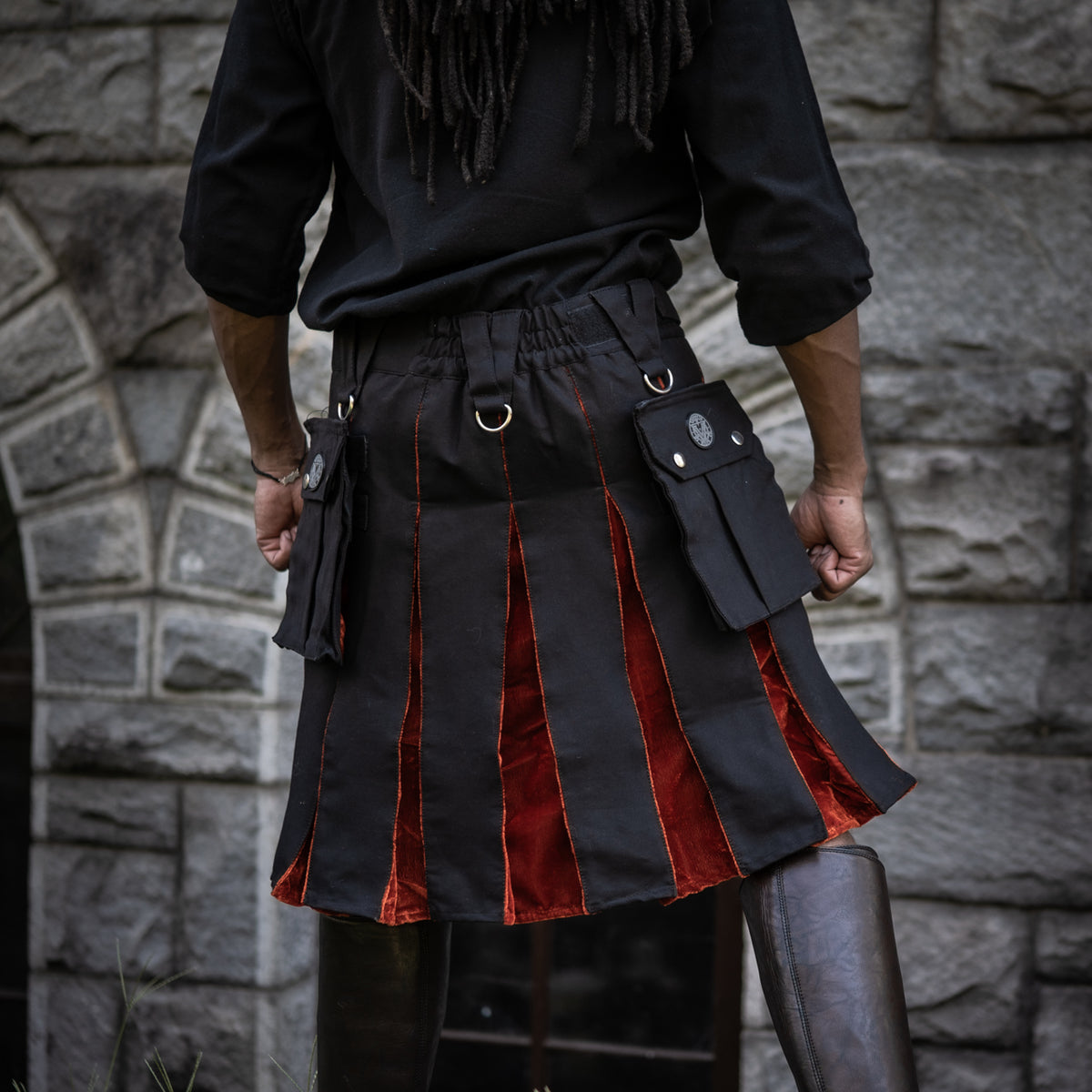 Versatta Gothic Velvet Cargo Kilt – 23"