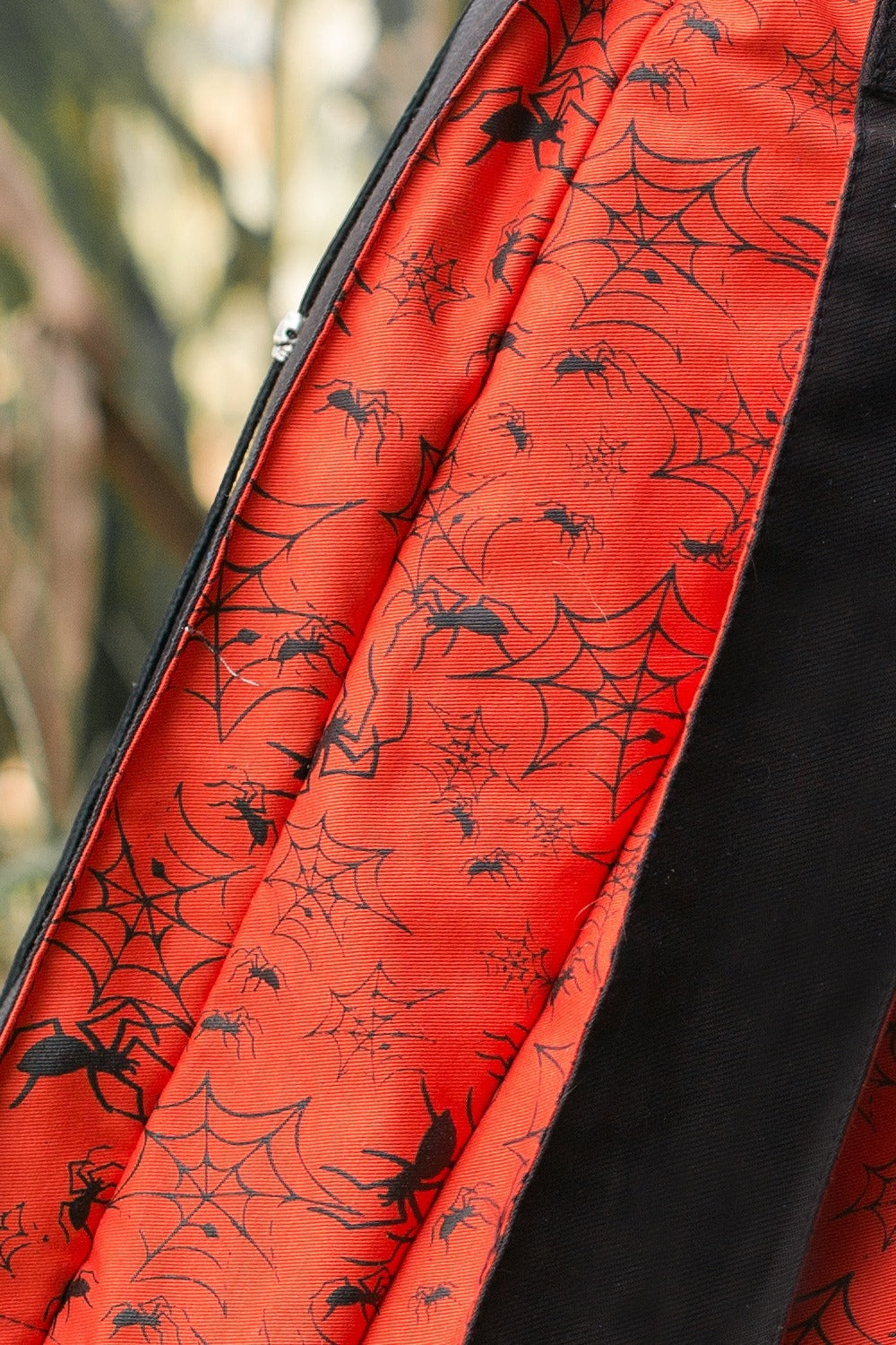 Versatta Knee-Length Spooky Spider Cargo Kilt – 19"